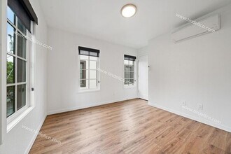 1106 SE Lincoln St in Portland, OR - Building Photo - Building Photo