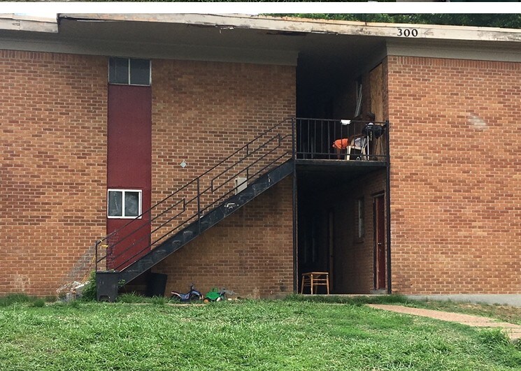 300 Lucy Ave in Memphis, TN - Foto de edificio