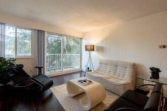 55 E 12th Ave in Vancouver, BC - Building Photo - Building Photo