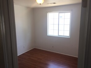 3859 Avenue E in White City, OR - Building Photo - Building Photo