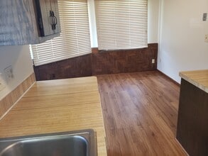 7949 France Ave N in Minneapolis, MN - Building Photo - Building Photo