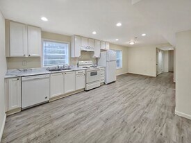 536 Elmwood Rd NW in Atlanta, GA - Building Photo