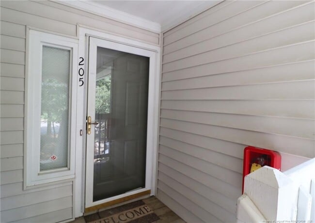 6120 Sunpointe Dr in Raleigh, NC - Foto de edificio - Building Photo