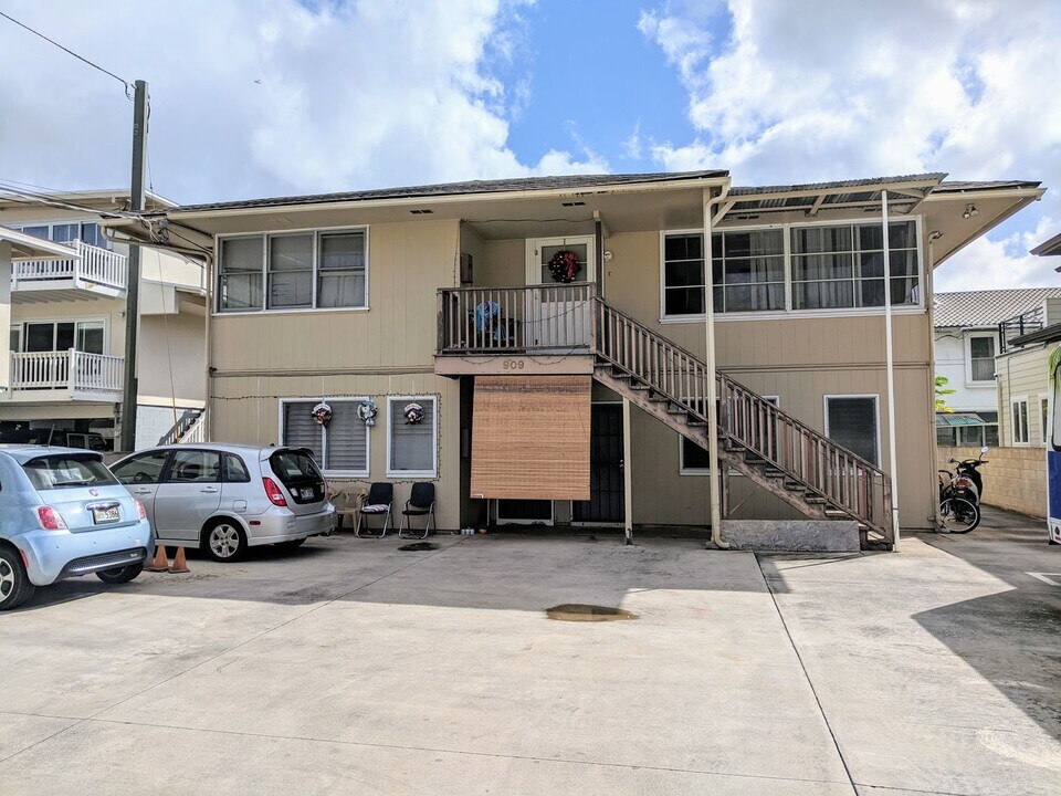 909 Pumehana St in Honolulu, HI - Building Photo