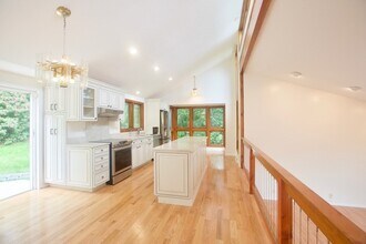 54 Drumlin Rd in Newton, MA - Building Photo - Building Photo