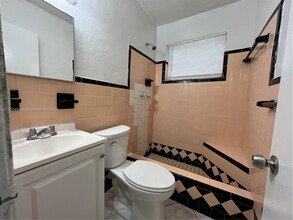 2228 Grant St in Hollywood, FL - Building Photo - Building Photo