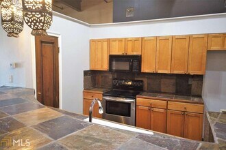 184 Walker St SW-Unit -C in Atlanta, GA - Foto de edificio - Building Photo