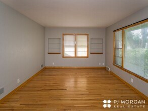 2001 S 60th St in Omaha, NE - Building Photo - Building Photo