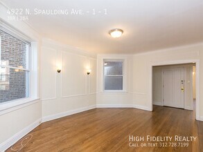 4922 N Spaulding Ave in Chicago, IL - Foto de edificio - Building Photo