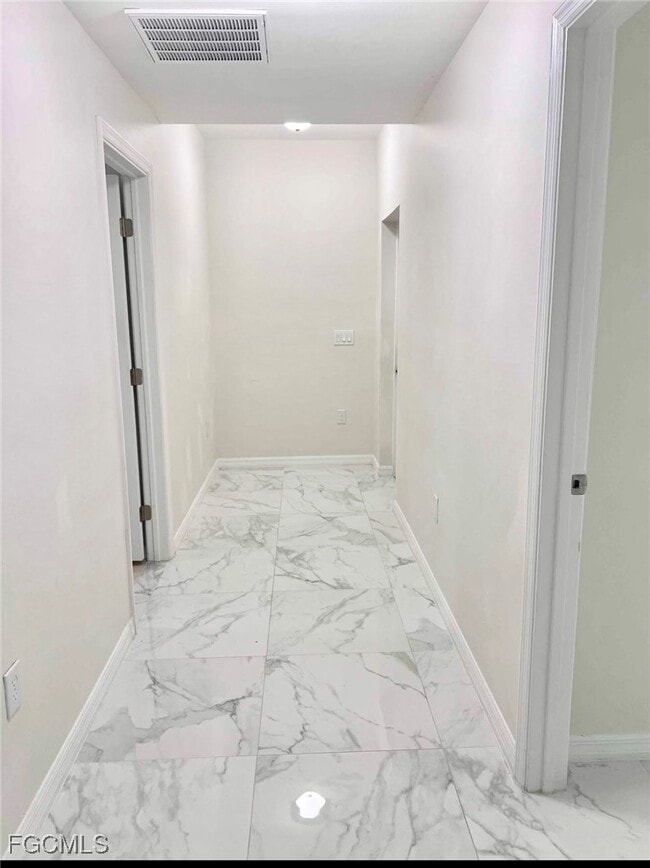 2211-2211 Park Rd in Lehigh Acres, FL - Building Photo - Building Photo