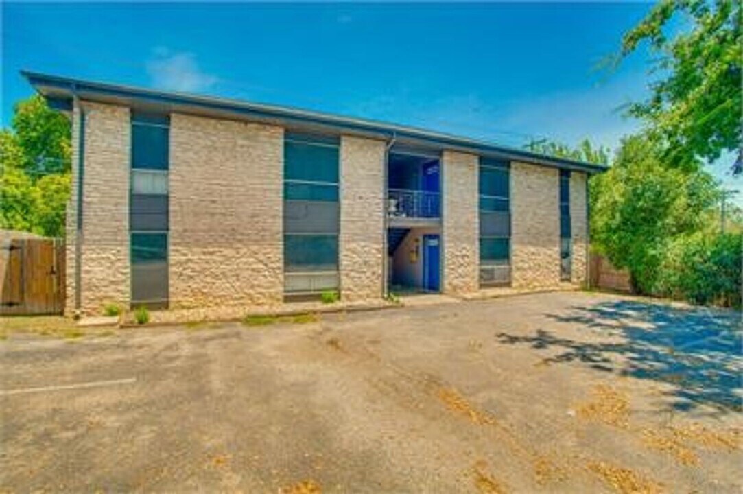 310 E Croslin St in Austin, TX - Building Photo