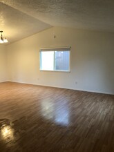 4225 Mahrt Ave SE in Salem, OR - Foto de edificio - Building Photo