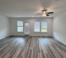 3032 Crown Gate Dr in Houston, TX - Building Photo - Building Photo