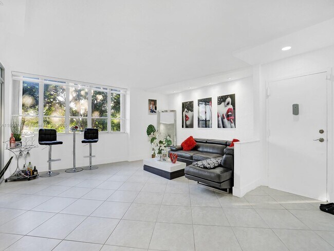6841 SW 147th Ave in Miami, FL - Building Photo - Building Photo