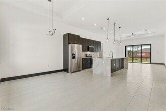 3015 3rd St SW in Lehigh Acres, FL - Building Photo - Building Photo