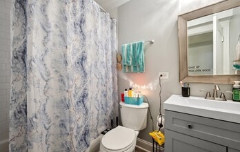 1359 N Rockwell St, Unit 1 in Chicago, IL - Building Photo - Building Photo
