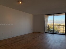 16751 NE 9th Ave in Miami, FL - Building Photo