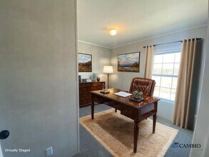 33 Lou Henry Ln in West Branch, IA - Building Photo - Building Photo