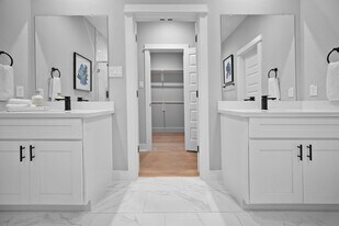 4220 McKinley St in Houston, TX - Building Photo