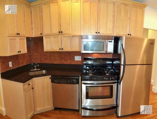 property at 75 Thatcher St