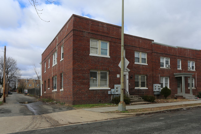 414 18th St NE in Washington, DC - Foto de edificio - Building Photo