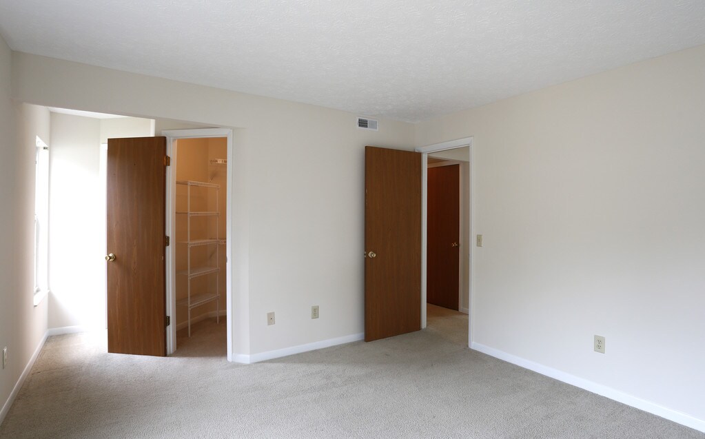 The Crossings of Oakbrook Apartments in Burlington, KY