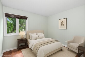1110 Inverrary Ln in Deerfield, IL - Building Photo - Building Photo