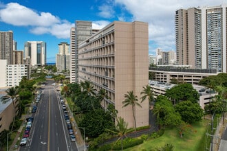 Ala Wai Plaza in Honolulu, HI - Building Photo - Building Photo