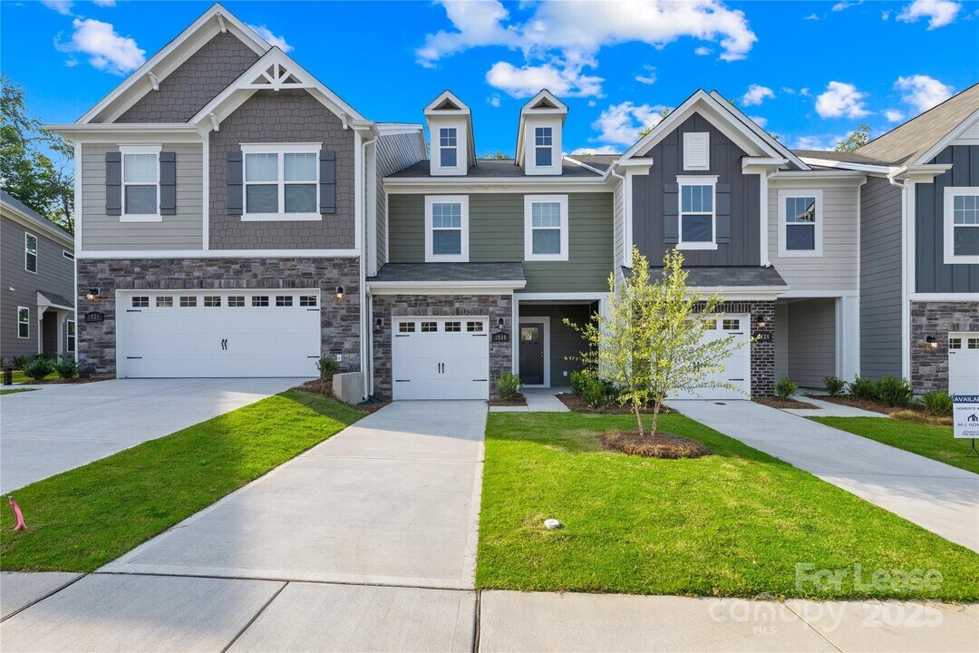 1930 Highland Park Dr in Charlotte, NC - Building Photo