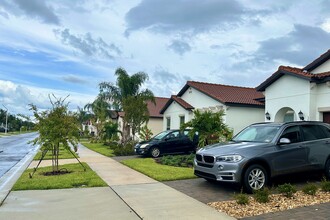 17506 Holly Wl Ave in Wimauma, FL - Building Photo - Building Photo