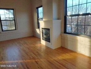 387 3rd Ave in Troy, NY - Building Photo - Building Photo