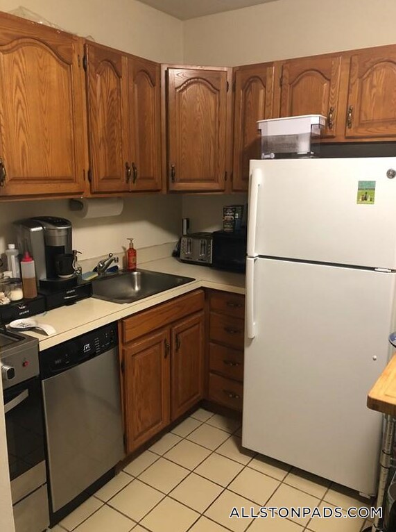 240 Kelton St in Boston, MA - Building Photo - Building Photo