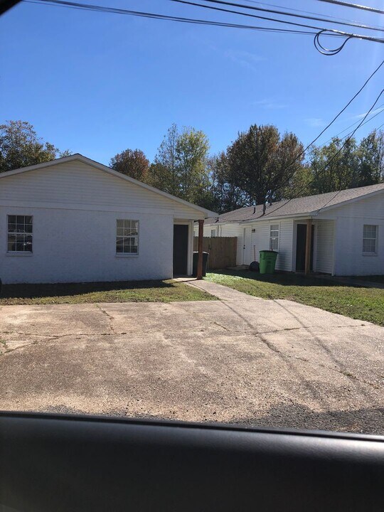 214 E 4th St in Bald Knob, AR - Building Photo