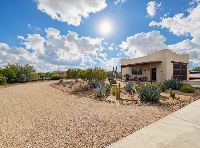 1033 E Irvine Rd in Phoenix, AZ - Building Photo - Building Photo