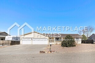 147 S Golfwood Dr W in Pueblo West, CO - Building Photo