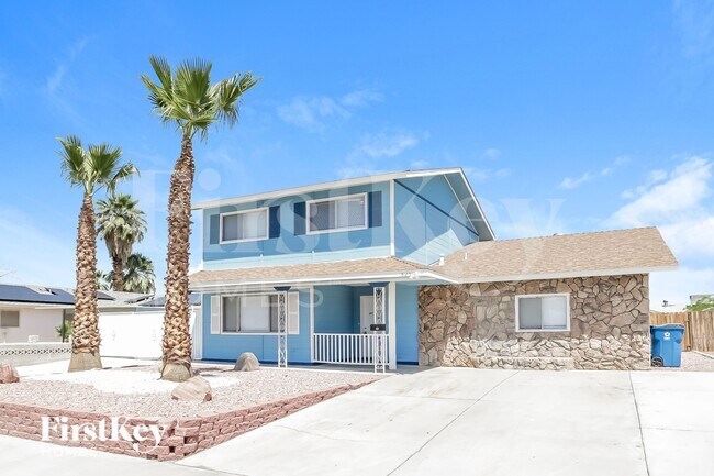 825 Antigua St in Las Vegas, NV - Foto de edificio - Building Photo