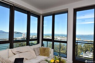 1 Bristol Ct in San Francisco, CA - Building Photo