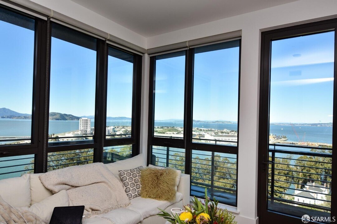 1 Bristol Ct in San Francisco, CA - Building Photo