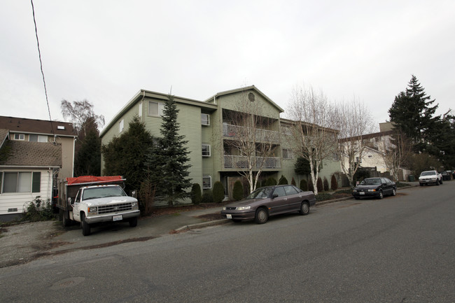 12023 28th Ave NE in Seattle, WA - Foto de edificio - Building Photo