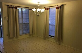 911 SW 57 Terrace in Gainesville, FL - Building Photo - Building Photo