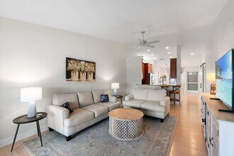 893 Gulf Pavillion Dr in Naples, FL - Building Photo - Building Photo