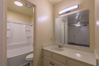 1401 Ave O in Huntsville, TX - Building Photo - Building Photo