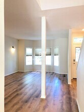 230 S Sweeney St in Portland, OR - Building Photo - Building Photo