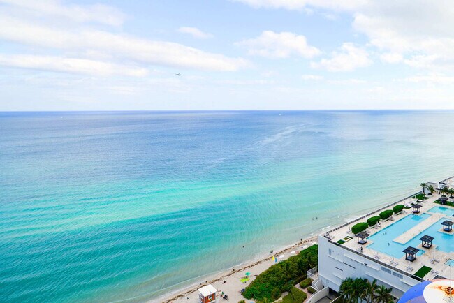 4111 S Ocean Dr in Hollywood, FL - Building Photo - Building Photo