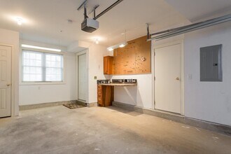 1039 Islington St in Portsmouth, NH - Building Photo - Building Photo