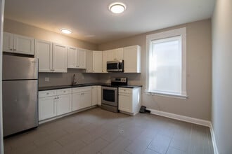 711 N 63rd St, Unit 2nd Fl in Philadelphia, PA - Foto de edificio - Building Photo