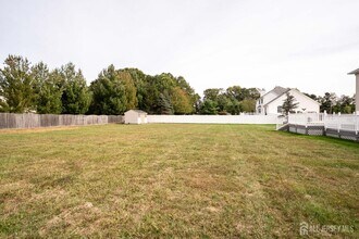 27 Samantha Dr in Monroe Township, NJ - Building Photo - Building Photo