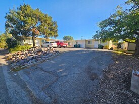 299 McLane Cir in Corning, CA - Building Photo