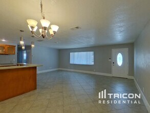 11375 68th Ave in Seminole, FL - Building Photo - Building Photo