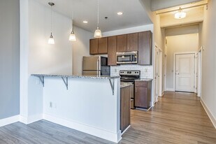 Newberry Lofts on 6th in Cincinnati, OH - Building Photo